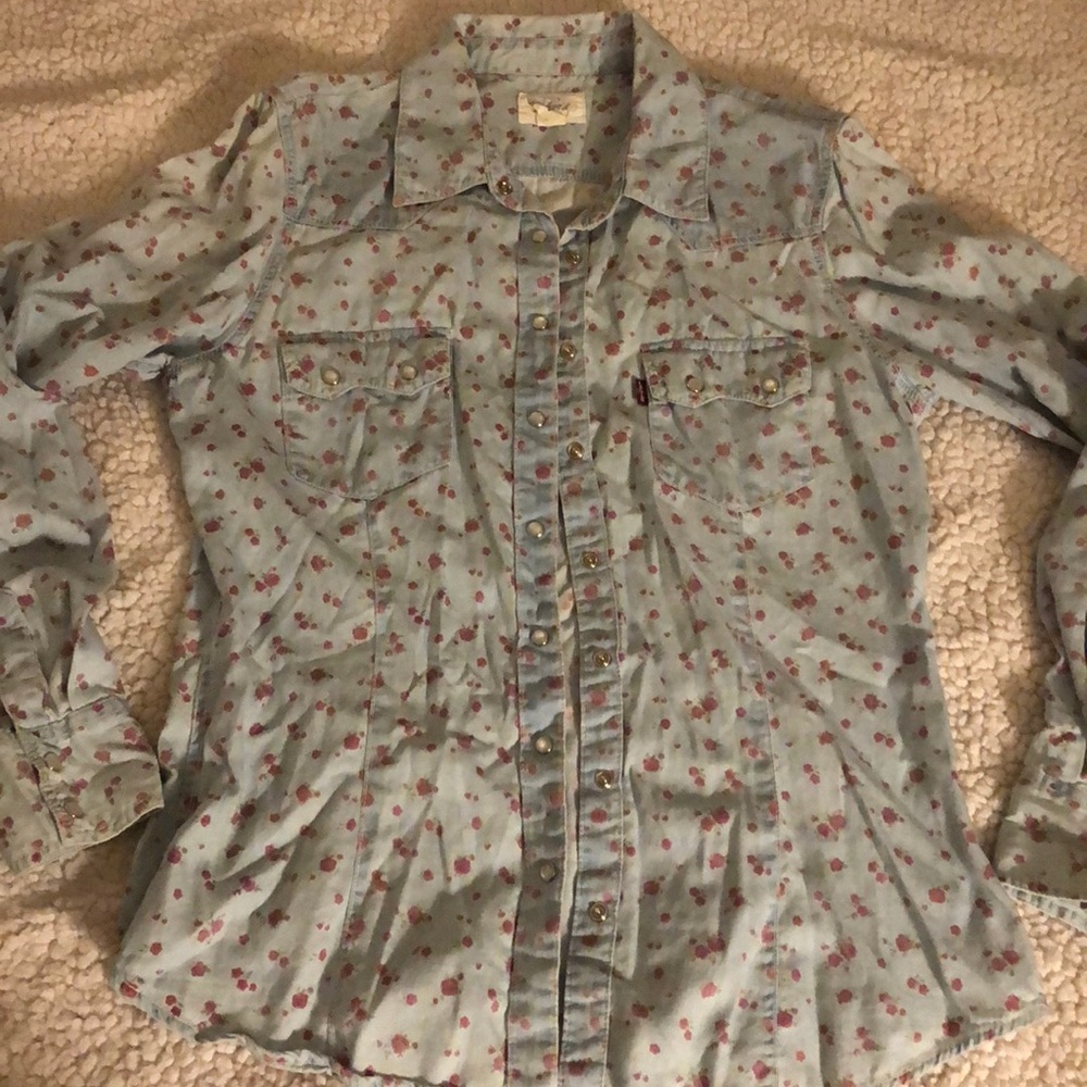 Levi’s floral flannel